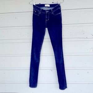 ABERCROMBIE SLIM CLASSIC BLUE JEANS DARK WASH KIDS/ALSO FITS A&F SIZE 0